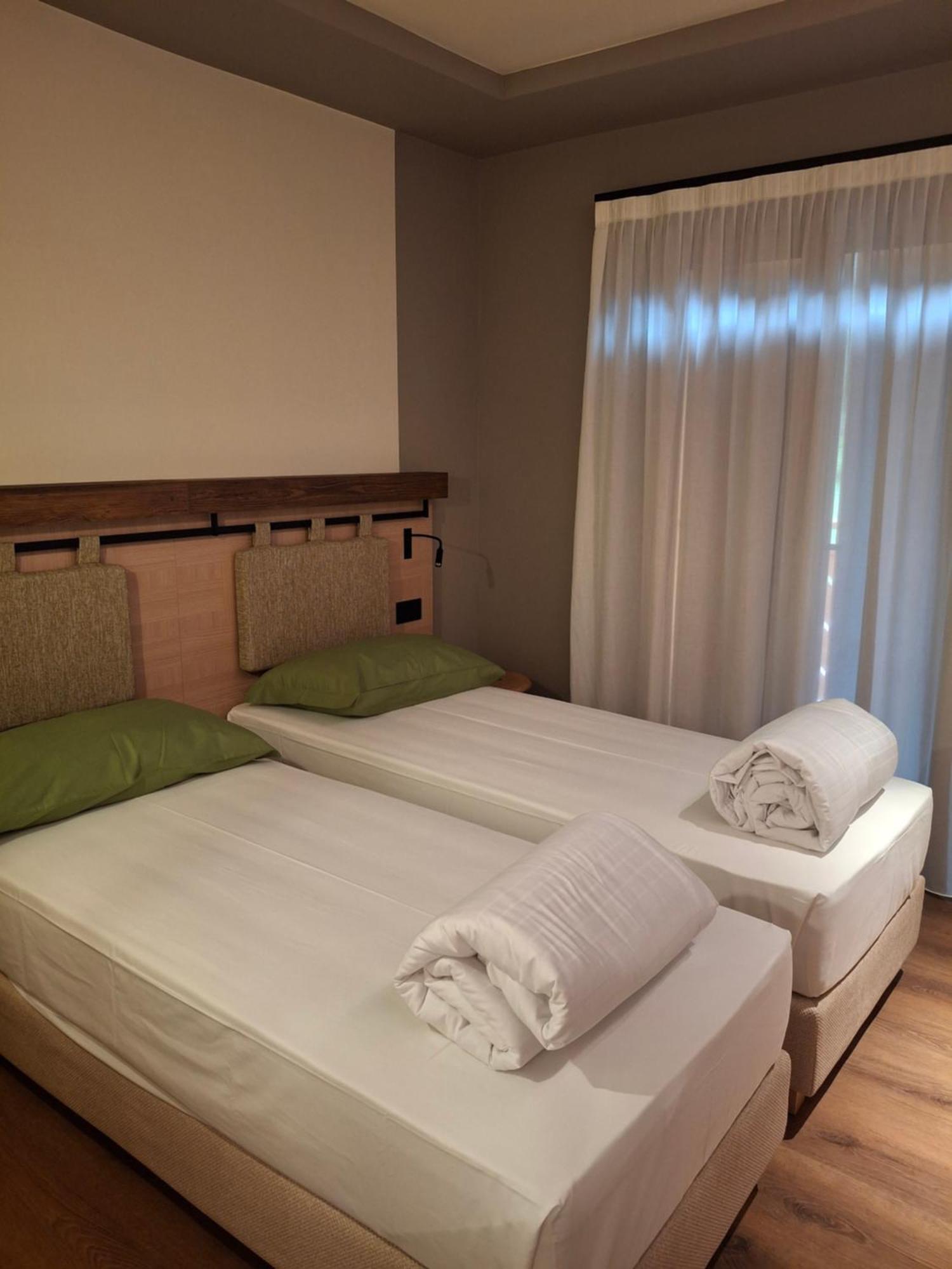 Hotel Dolomiti Saone 티오네 디 트렌토 외부 사진